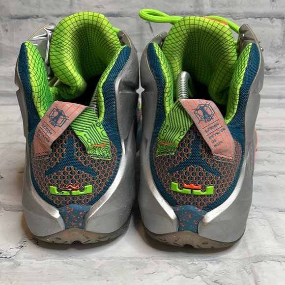LeBron 12 GS Trillion Dollar Man10.5 - Picture 6 of 16